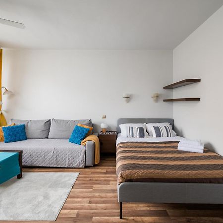 Stay With Friends In Warsaw Apartment Bagian luar foto